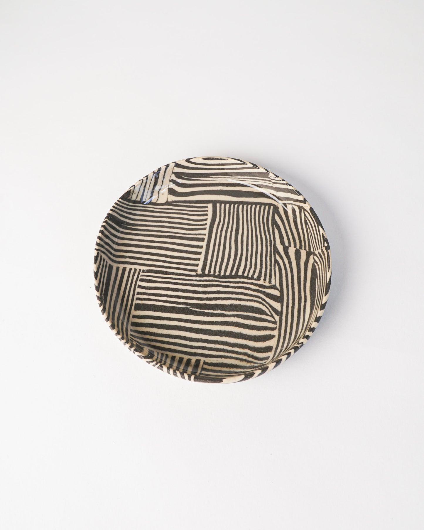 Linea - Black and Beige