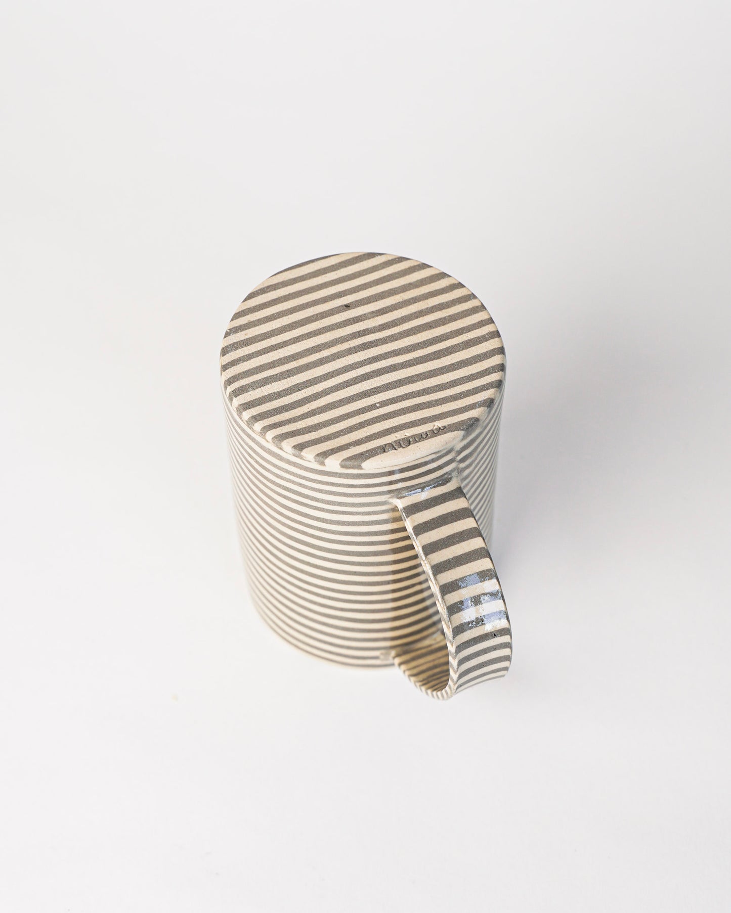Linea - Black and Beige