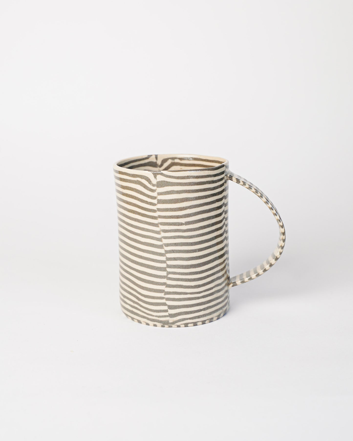 Linea - Black and Beige