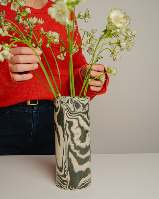 Vase - Black and white