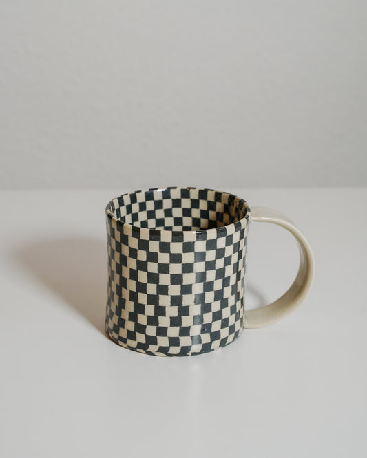 Tela - Black and white