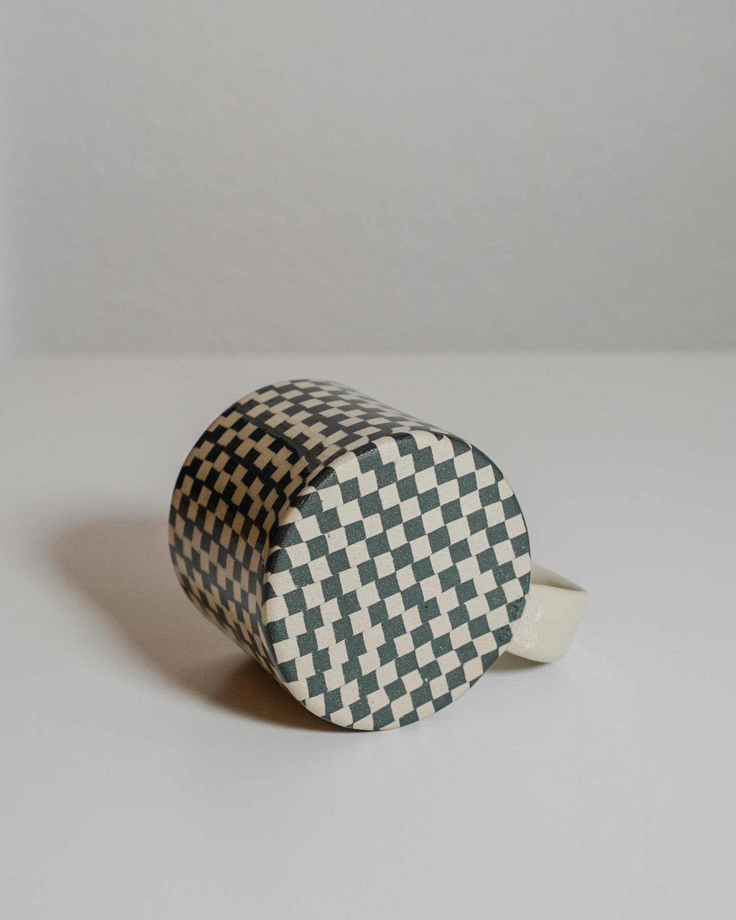 Tela - Black and white