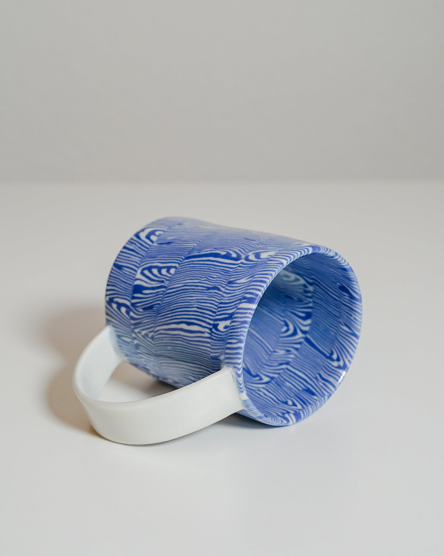 Linea - Navy and white